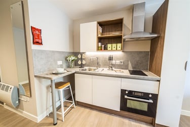 1 bed studio, Calton Road, Holyrood, Edinburgh, EH88DP - Image 5
